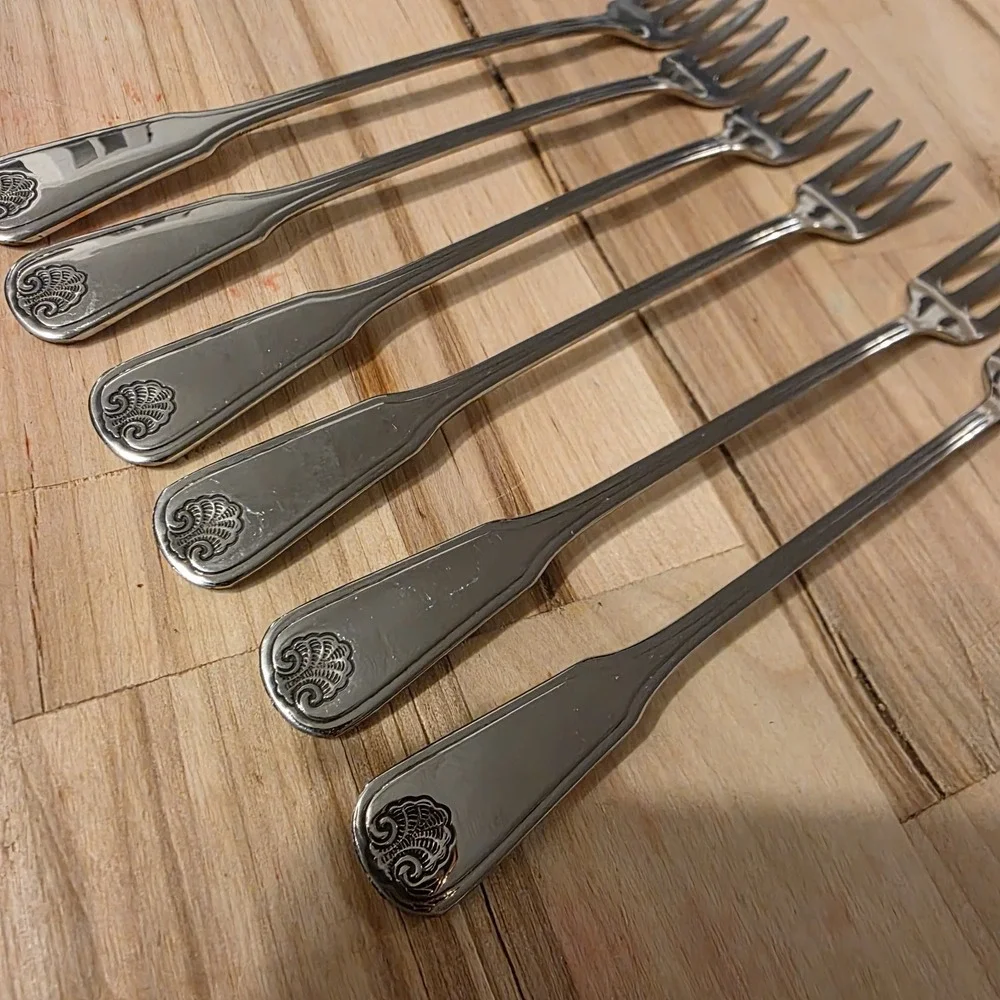 WM A ROGERS c1991 COLONIAL MOOD DELUXE STAINLESS 6‎ PLACE/ SHRIMP FORKS